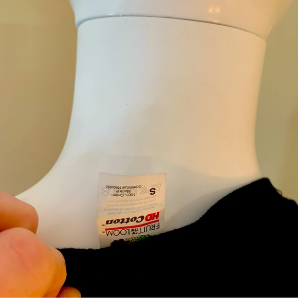 45 record adapter T-shirt. Men’s small. - Picture 2 of 3